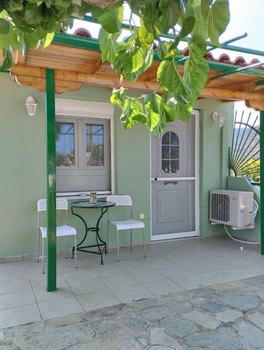 Lovely Guesthouse On The Beach Агия Анна Екстериор снимка